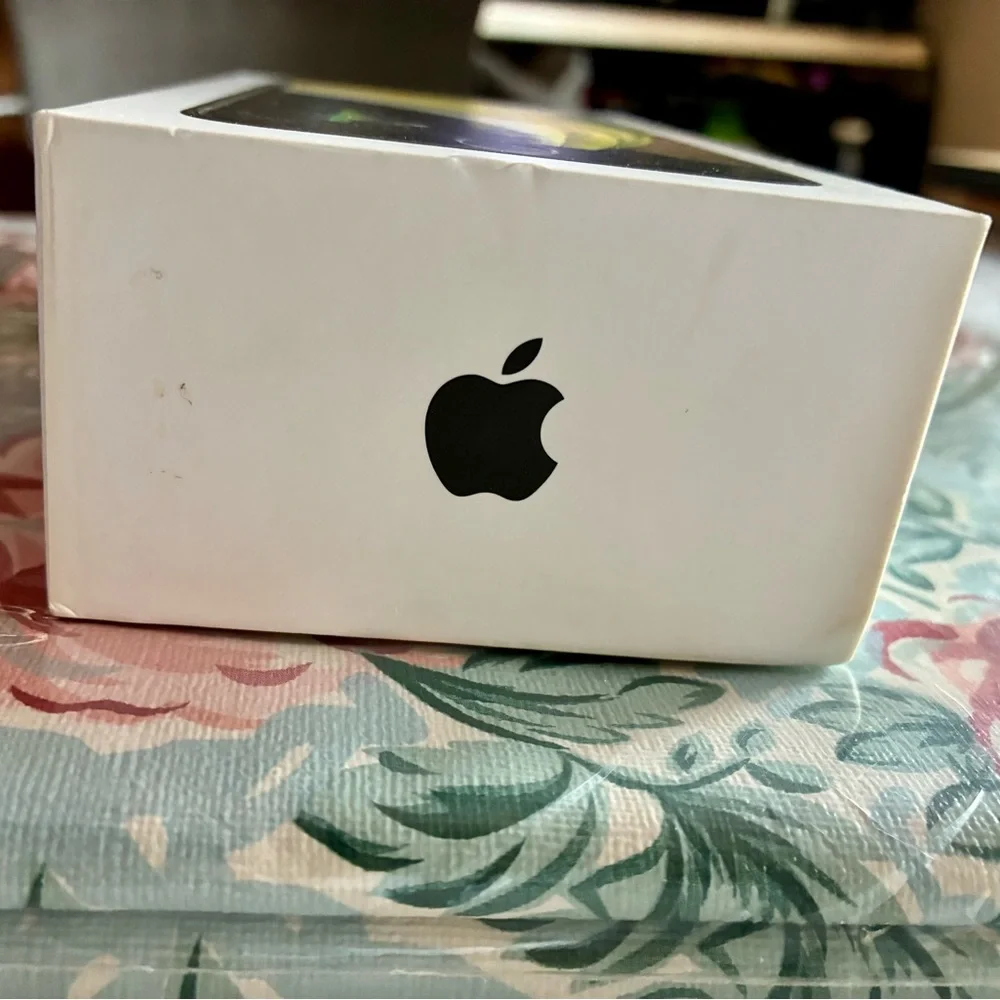 Apple 8 iPhone64GB with Black Finish